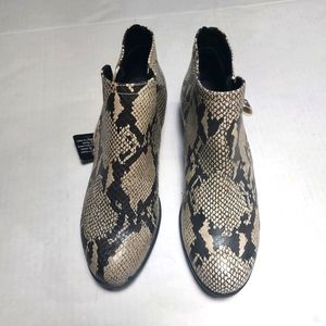 Arizona Jeans Co. Memory Form Woman Boots Snake skin color Size 9M